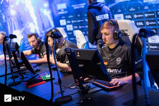 手机知名游戏主播蓝战非自称在南非遭绑架：绑匪持刀威胁伪造强奸案